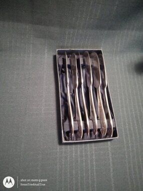 Wm. Rogers & Son “Debutante” Silverplate Butter Spreaders – 6‑Piece Vintage Set